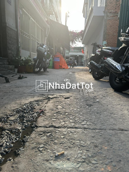 Giảm sốc 500 triệu, bán nhà mtkd ngay khu ao sen tên lửa - đang kinh doanh dòng tiền 600triệu/năm