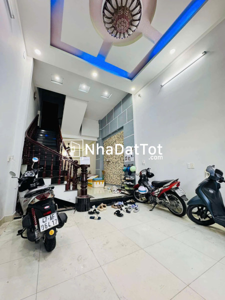 Biệt thự rộng siêu đẹp 3 tầng mặt tiền khủng 8m - gần đường phạm văn đồng tp.thủ đức