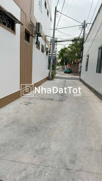 Bán nhà mới thiết kế hiển đại tttp 2 tầng hẻm 2/4 - vạn thạnh nha trang