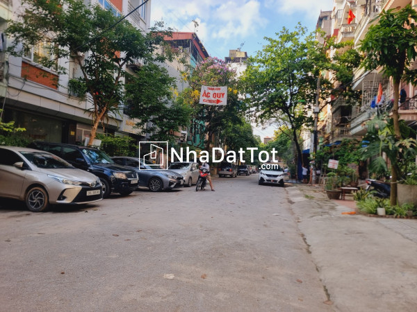 Bán nhà phố cầu giấy, 61m, 2mt, ô tô, 9t,tm, kd, dòng tiền 120tr/tháng, giá nhỉnh 25 tỷ