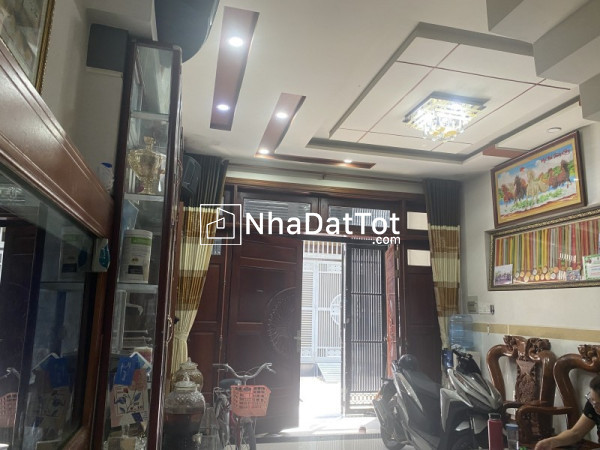 Bán nhà mặt phố thủ đức, 105m2, 4 tầng, 15.1 tỷ, sổ hồng