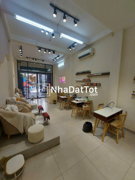 Sang nhượng tiệm nail – gội – nối mi mặt tiền q3