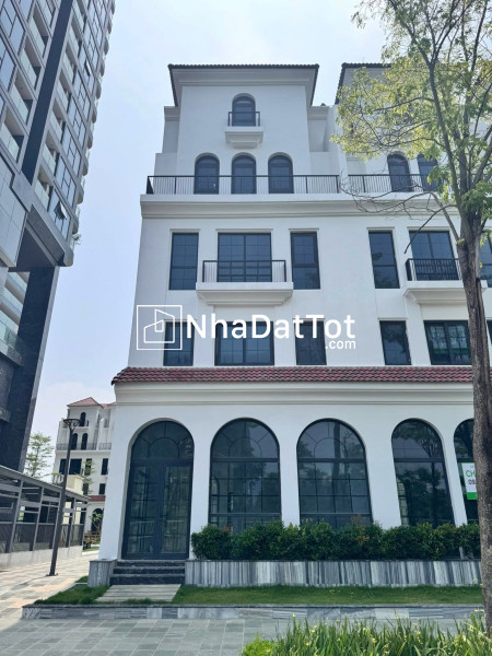 Cần bán nhanh! siêu phẩm shophouse 2 mặt tiền sunshine golden river giá tốt!