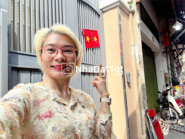 Bán đất tặng nhà 2 tầng ngang 4m * 21m mặt tiền hẻm xe hơi đường thủ khoa huân, quận 1 - đi bộ 2p