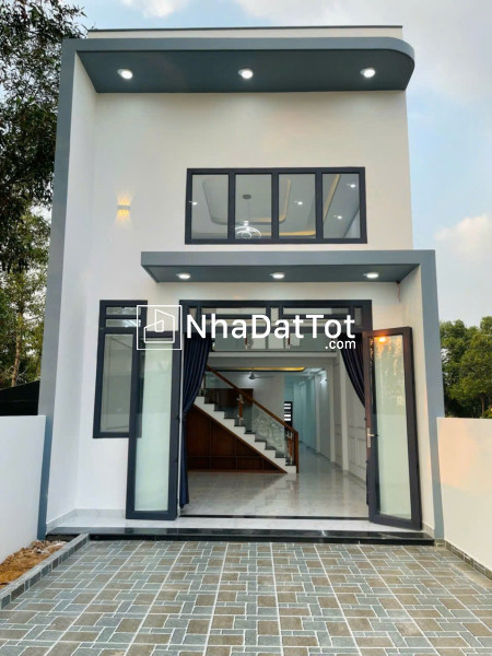 Nhà gần cây xăng , đi ngã 4 tân phong 7 phút