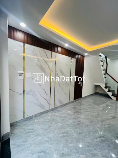 Bán nhà nơ trang long hxh - 41m2 (4x10) - 2 tầng - 2 pn - sổ vuông - giá chỉ 4.7 tỷ