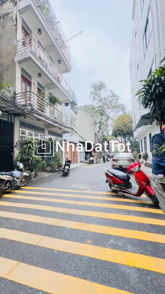 Bán nhà 4 tầng 55m ở phúc đồng long biên mặt đường vỉa hè oto tránh sát mặt phố 11 tỷ