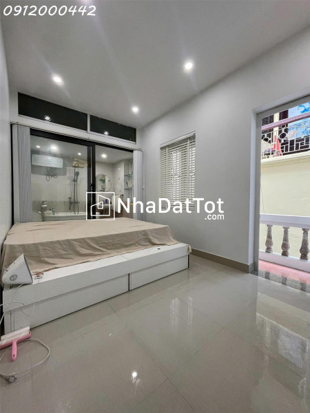 Nhà liền kề 35m2 5 tầng  – gần kđt trung hòa trung kính , cầu giấy – giá chỉ loanh quanh 7 tỷ...