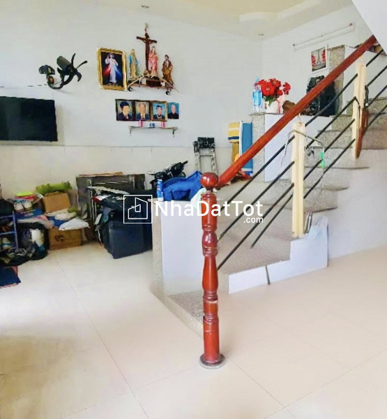 Bán nhà 40m2 - 2 tầng - hẻm xe hơi - giá tốt khu aeon tân phú