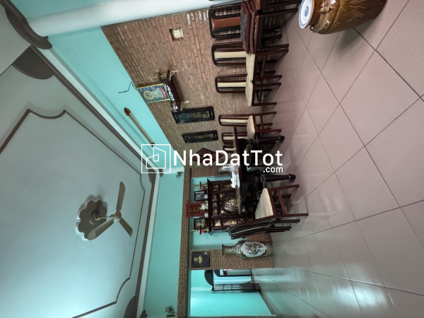 Mặt tiền khu tên lửa – không gian sống xanh – nội thất gỗ đỏ – giao thông kết nối