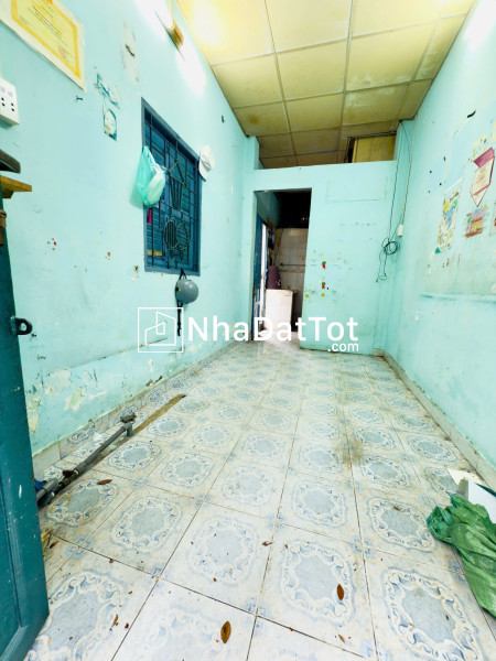 Nhà cách chỗ đậu oto 1 căn lưu quý kỳ p10q8