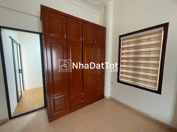Cho thuê căn hộ tập thể ngõ 60 nguyễn chí thanh 62m2, 2 ngủ, full đồ, ở gđ vào ngay
