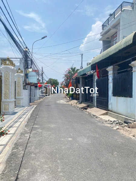 Bán nhà sau pccc, gần siêu thị go, ngã tư tân phong, đường nhựa 5m chỉ 2 tỷ850