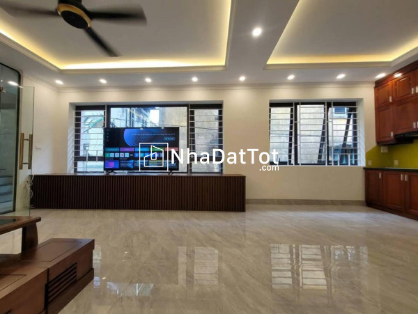 Siêu phẩm thạch bàn bán nhà 6 tầng thang máy long lanh lô góc ô tô vào nhà long biên