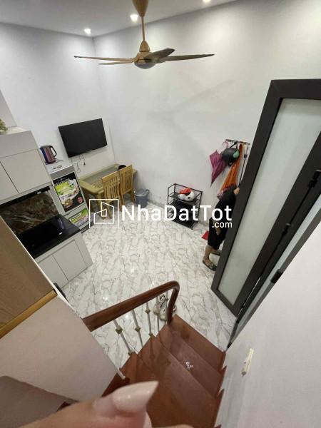 Cho thuê ở gđ, nhóm nhà ngõ chợ khâm thiên, 4 tầng x 20m2, 3 ngủ, 10 triệu ( 1 cọc 1)