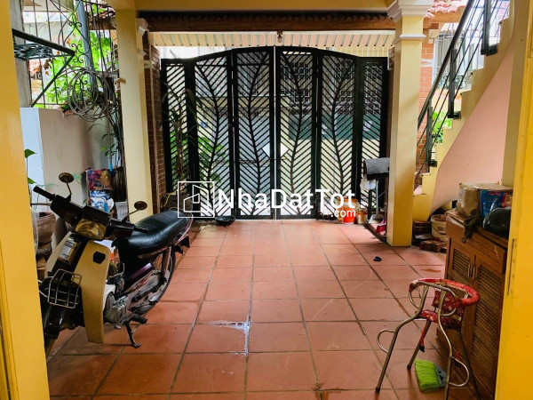 Bán nhà hoàng hoa thám 70m, 4 tầng mặt tiền 4m ô chờ thang máy 11.5 tỷ