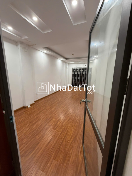 Cho thuê nhà ngõ ô tô hoàng mai, 6 tầng, 60m2, 5 pn, 5 wc, 35 triệu/tháng