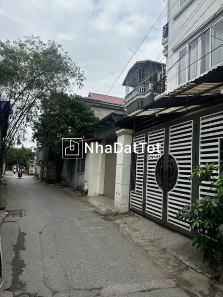 Bán nhà lô góc cổ linh-bát khối, 94m, mặt tiền 8.5m, ngõ thông, ôtô tránh, kinh doanh