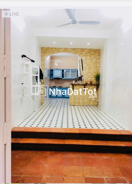 Cho thuê nhà 3 tầng, diện tích 40m², ô tô đỗ cửa, ngõ 218 tây sơn, trung tâm quận đống đa