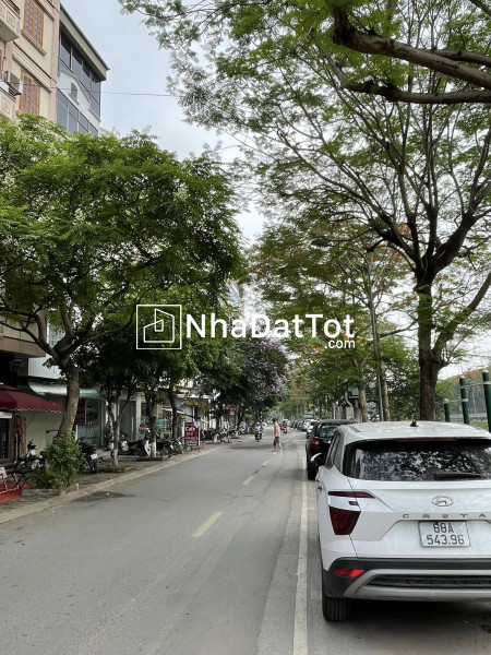 Nhà đẹp phố láng hạ, quận đống đa, ô tô tránh, văn phòng, kd tốt, ở hoặc cho thuê 62m2, 5 tầng -