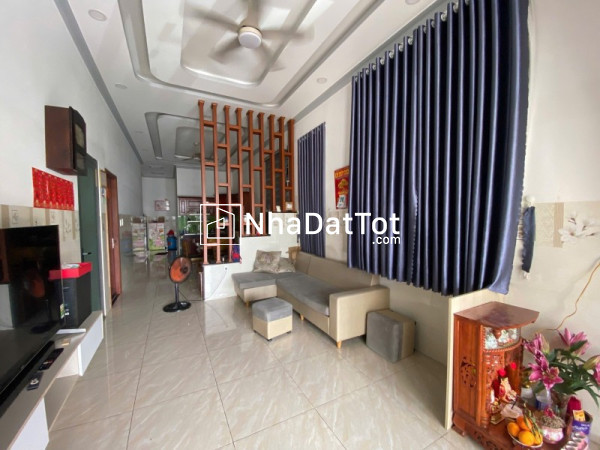 Bán nhà đẹp 3 tầng 224m2 dĩ an,đường xe hơi,sổ riêng,nhà hiếm gặp
