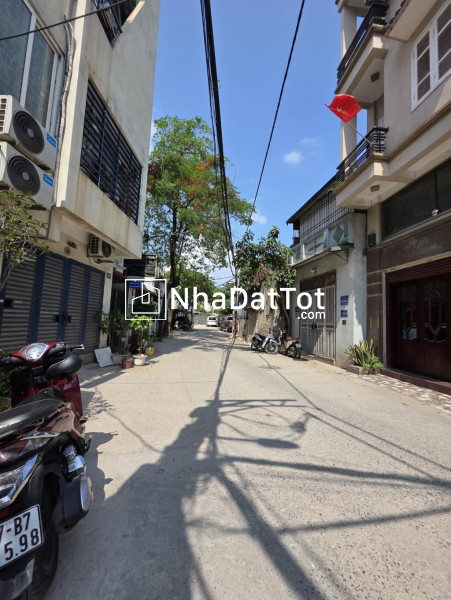 Bán đất giải phóng 129M lô góc 3 mặt ngõ ô tô thông hoàng mai