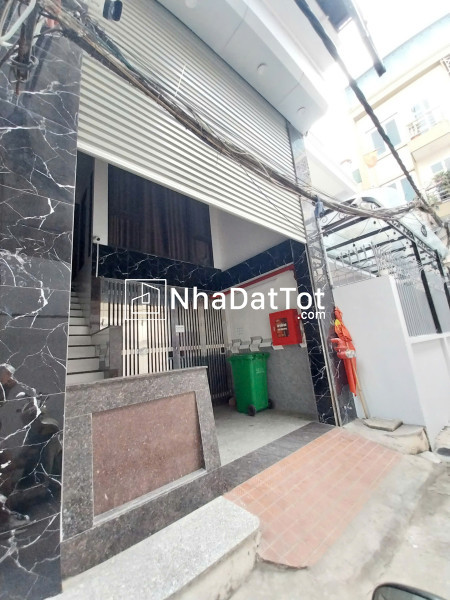 Nhanh – đang có tòa chdv nguyễn đức cảnh 105m x 6 tầng thang máy, ô tô, dòng tiền hơn 1 tỷ/năm.