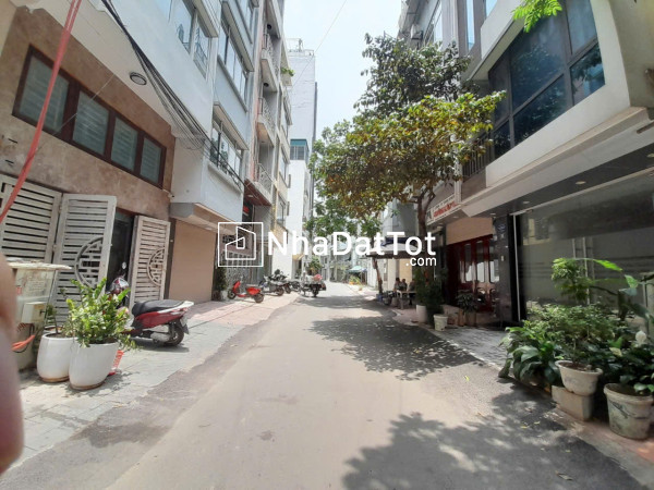 Kim đồng, hoàng mai, 63 m2 , 5 tầng,thang máy, mặt tiền 5,1m, giá nhỉnh 22 tỷ,