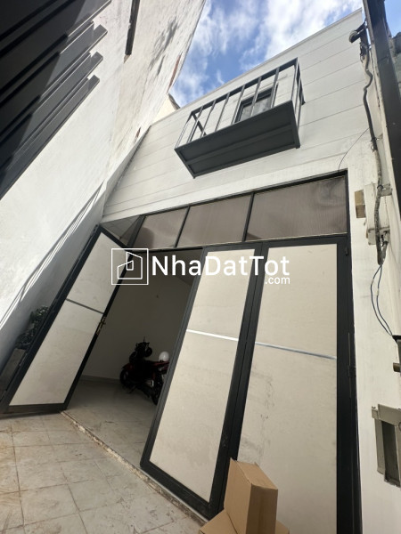 Bán nhà 2 tầng, 103m2, ngõ q.4, giá 8.3 tỷ - vị trí vàng, sổ hồng chính chủ