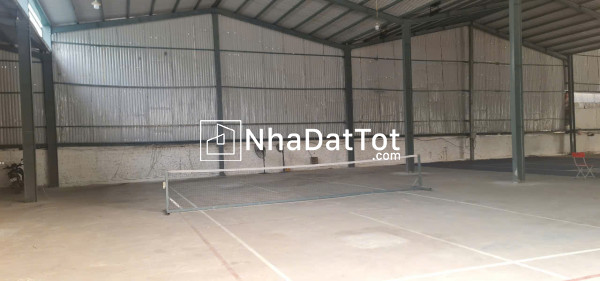 Mình cần cho thuê kho xưởng diện tích 2000m² tại thị trấn quốc oai – hà nội. xe container đỗ thoải