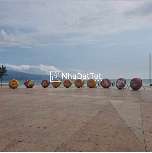 - đất mặt tiền võ văn kiệt, sơn trà, nằm giữa trung tâm bãi 2 tắm mỹ khê và phạm văn đồng.