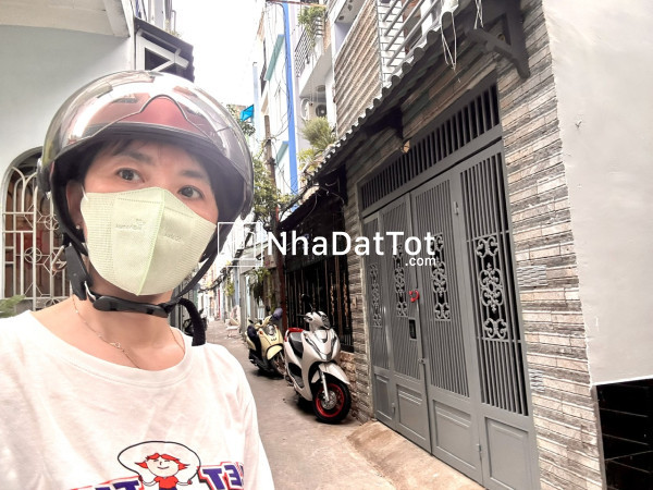 Nhà 4 tầng đoàn văn bơ cách vài căn ra mặt tiền vĩnh khánh- thông ra hoàng diệu, nguyễn tất thành,