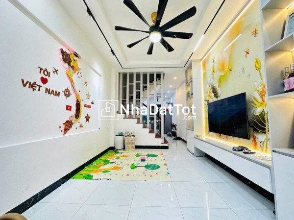Cho thuê nhà phố kim giang, thanh xuân 5 tầng x 38m2, 5 ngủ, 15 triệu ở gđ, nhóm 5 em