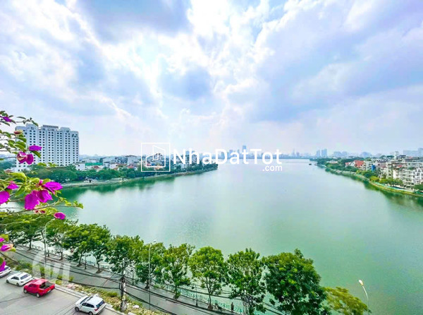 Bán tòa nhà mặt phố nghi tàm - view hồ tây - 136m² - mt 8m - dòng tiền 130tr/th - 78 tỷ
