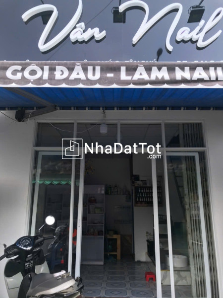 Cần sang tiệm nail mới mở có gác ở lại tại đường tân hương, phường tân quý