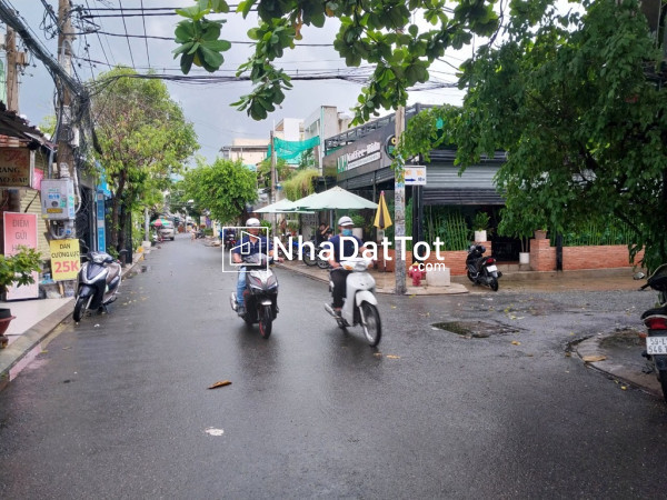 Bánh nhanh nhà  mặttiền hà huy giáp, p- thạnh lộc q12 - 300m2 chỉ  16 tỷ,