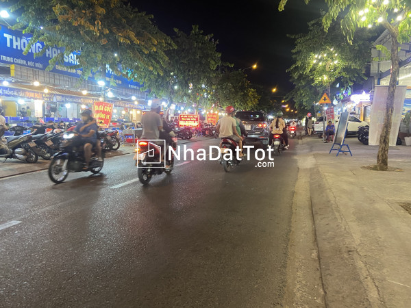 Bán nhà mặt tiền 5x35m giá 12,5 tỷ đường phan văn hớn