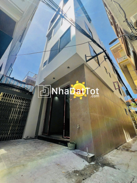 Nhà xây mới sau mặt đường thiên lôi, 45m 4 tầng, giá 4.25 tỉ lô góc