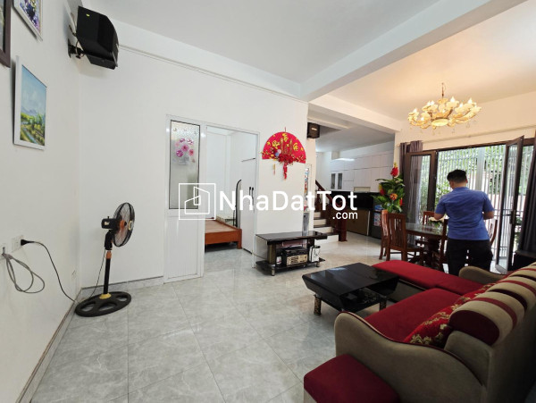 Nhà đẹp dương xá, gia lâm 75m, hơn 3 tỷ. dân xây, ba mặt thoáng.