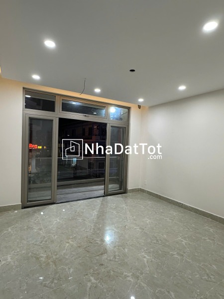 Cho thuê nhà nguyên căn phan đình phùng p2 đà lạt - 5 tầng, 8pn, thang máy, mặt bằng kd