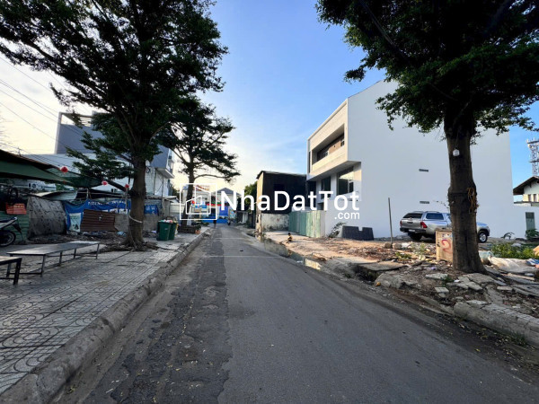 Bán gấp đất  
ngay đường số 2 an phú. chi cần đi bộ ra ngay trạm metro  an phu quận 2
