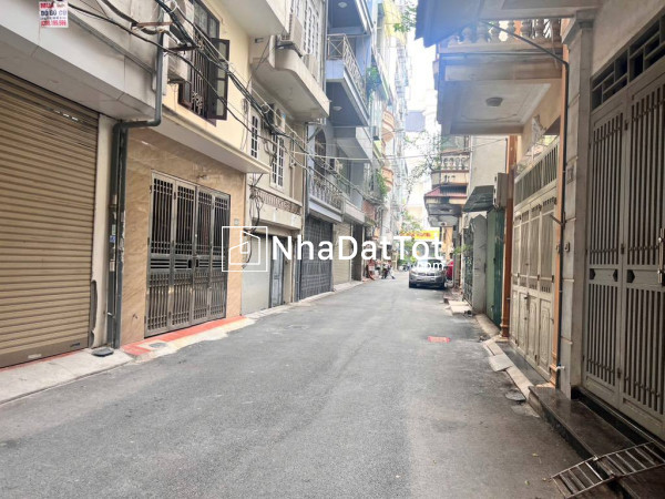 Bán đất tặng nhà đào tấn, diện tích rộng, mặt tiền 6m, chỉ 20 tỷ