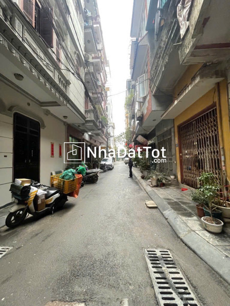 Bán nhà tân mai 20m 4 tầng - lô góc - ngõ thông - 3 bước ra chợ. chỉ 3 tỷ 1