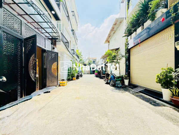 Bán nhà đẹp ngang 5m, ngay nhà ga t3, sát ngã ba trường chinh & phạm văn bạch, chỉ 9 tỷ 980 thương