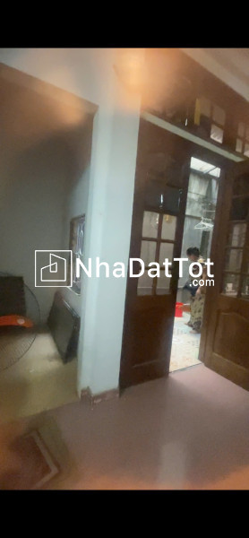 Cho thuê nhà ngõ 125 trương định, 35m2 + gacx xép, 2 vệ sinh, 5.8 triệu