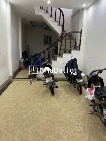 Cho thuê nhà ngõ kim giang, 40 m2* 4 tầng 4pn 3vs, 10 triệu