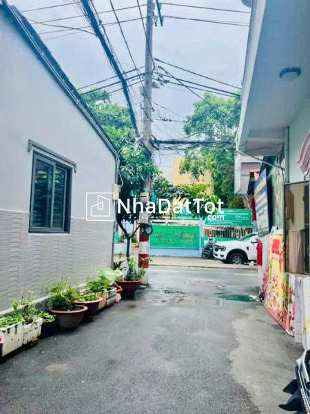 Bán nhà hẻm 4,5m, sát trường học tân sơn, gần emart phan huy ích, chỉ 5 tỷ ++ thương lượng