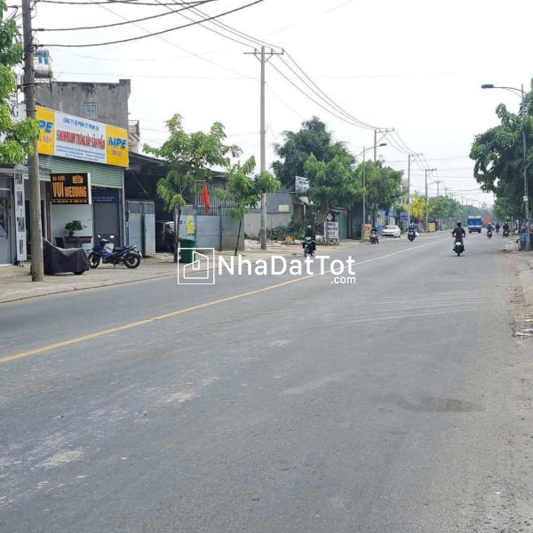 Bán nhà mặt tiền 200x350m giá 3 triệu/m2 đường ven sông sài gòn