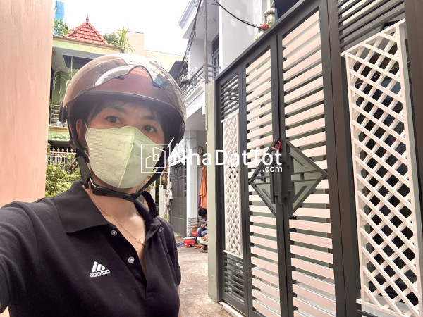 Nhà bán ngay trung tâm quận - khong dính quy hoạch - khu an ninh, yên tỉnh- chỉ cách vài căn ra