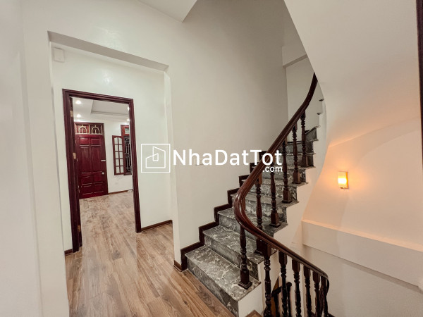 Siêu phẩm nhà phố thụy khuê, dốc tam đa dt 43m, 5 tầng, mt 4m giá nhỉnh 12 tỷ ( thương lượng )